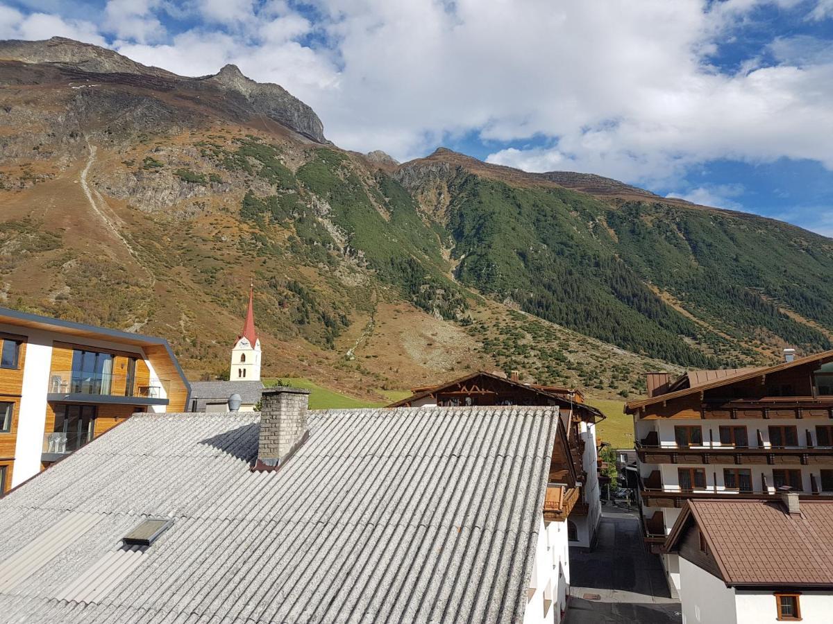 Alp-Aren Apartamento Galtür Exterior foto